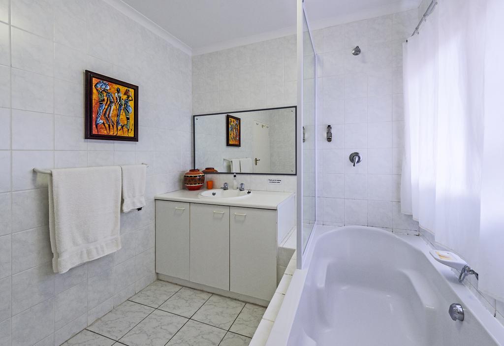Summer Blue Guesthouse Port Elizabeth Exterior foto